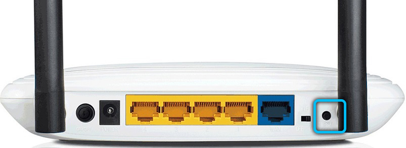 Кнопка «Reset» на корпусе роутера TP-Link