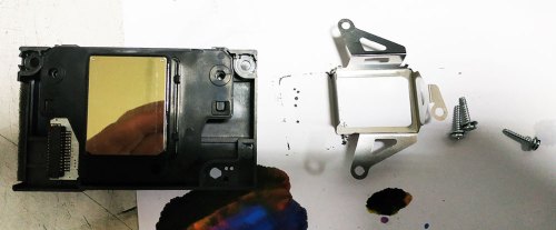 Печатающая головка Epson L800 - подготовка к промывке (фото №2)